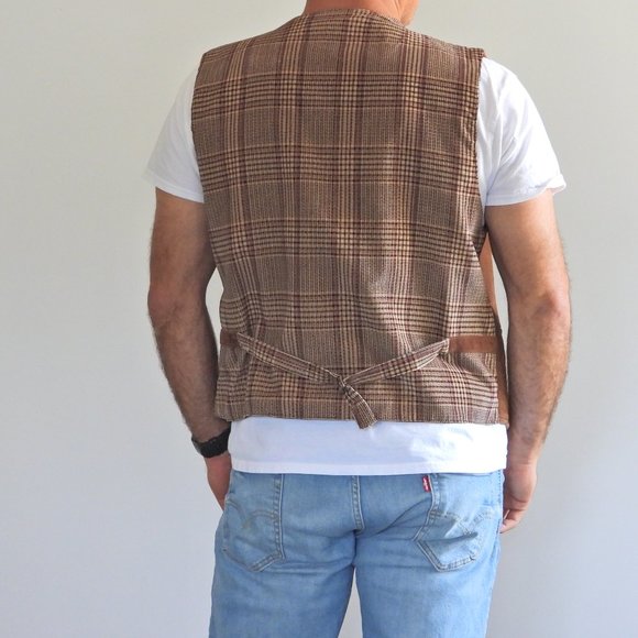 Medium Leather Vest - by Old School Clothing Company - Picture 4 of 7
